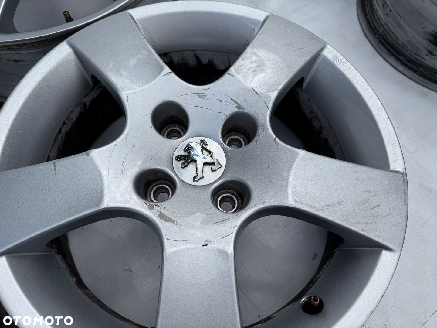 Felgi Peugeot 4x108 6J 16" ET27 710 - 8