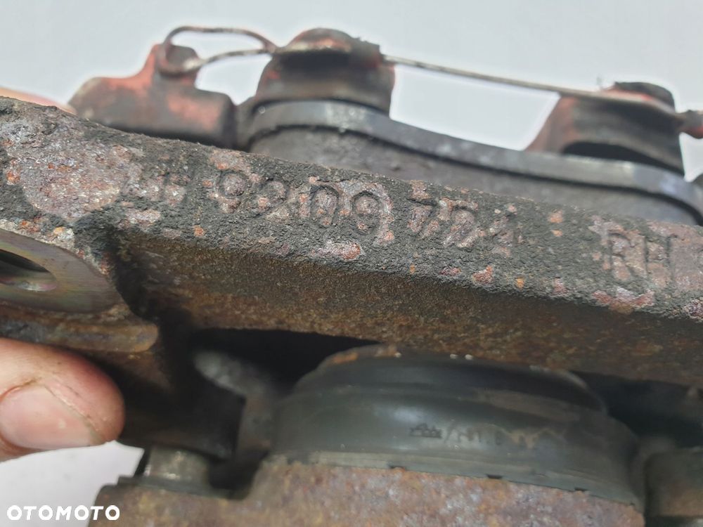 Volvo S80 2.8 T6 PRAWY PRZEDNI ZACISK HAMULCOWY - 7