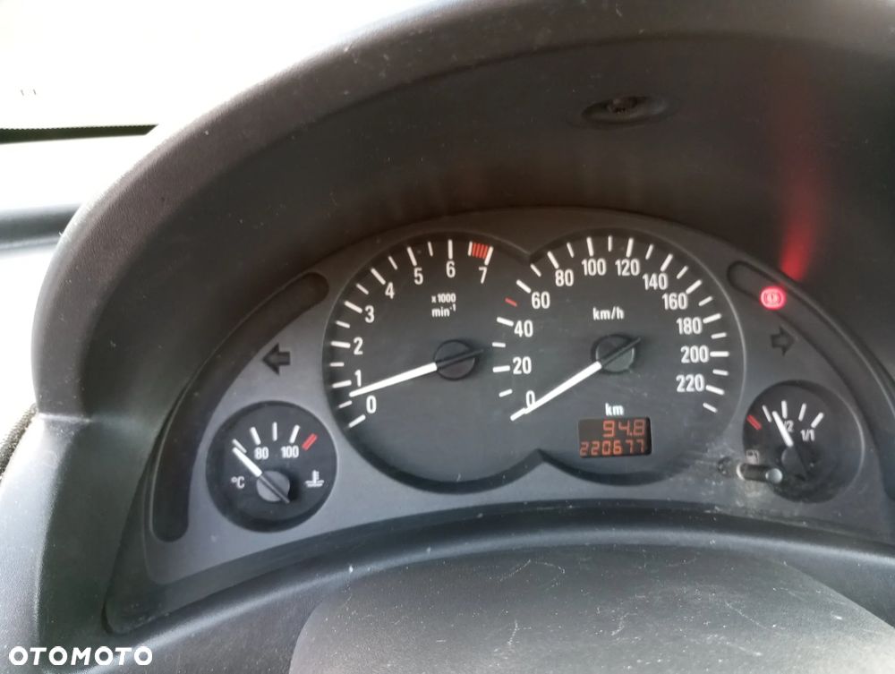Opel Corsa 1.2 16V Enjoy - 10