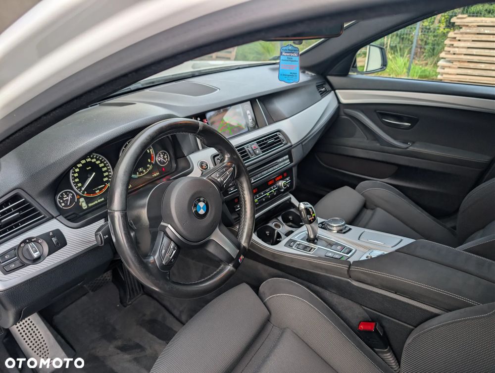 BMW Seria 5 520d xDrive - 9