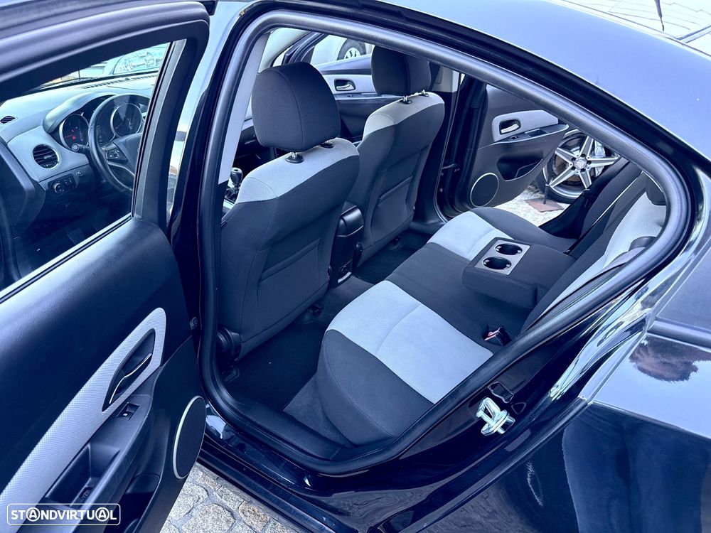 Chevrolet Cruze 1.6 LS - 48