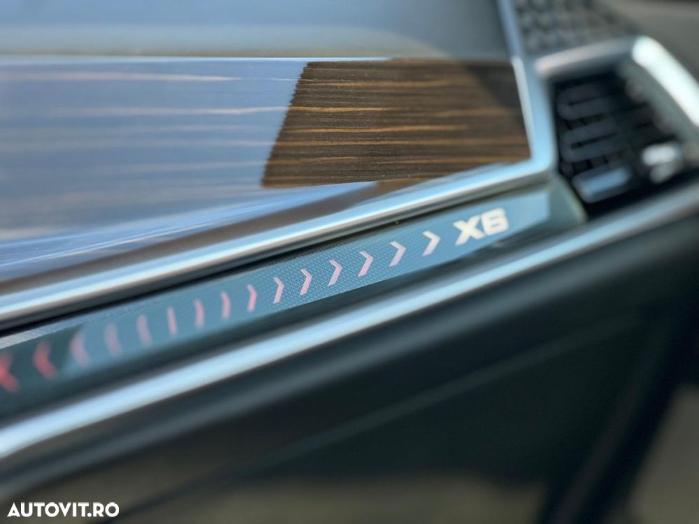 BMW X6 xDrive40i AT MHEV - 29