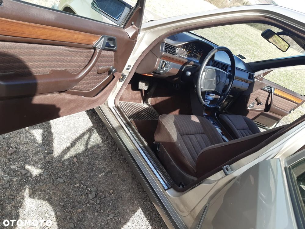Mercedes-Benz W124 (1984-1993) - 10