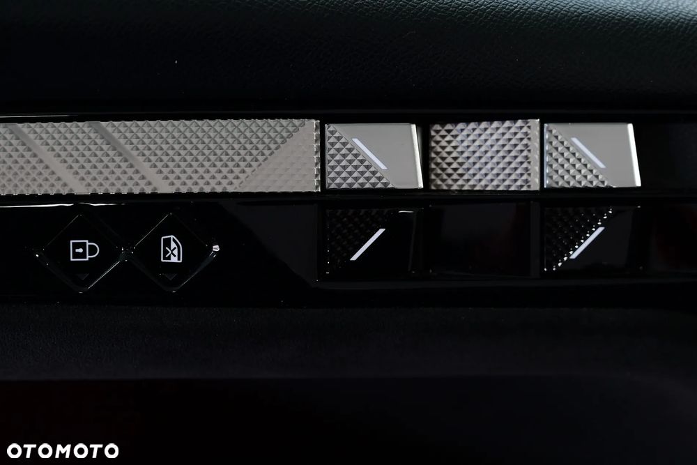 DS Automobiles DS 4 1.5 BlueHDi Performance Line + - 30