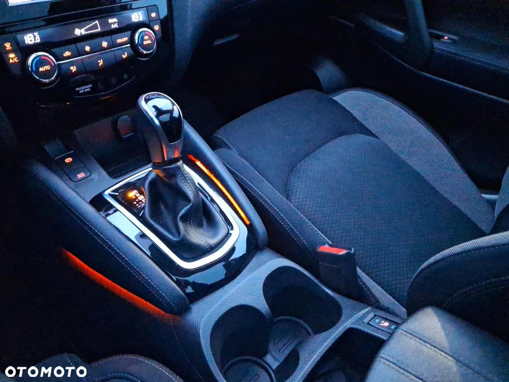 Nissan Qashqai 1.3 DIG-T N-Connecta DCT - 15