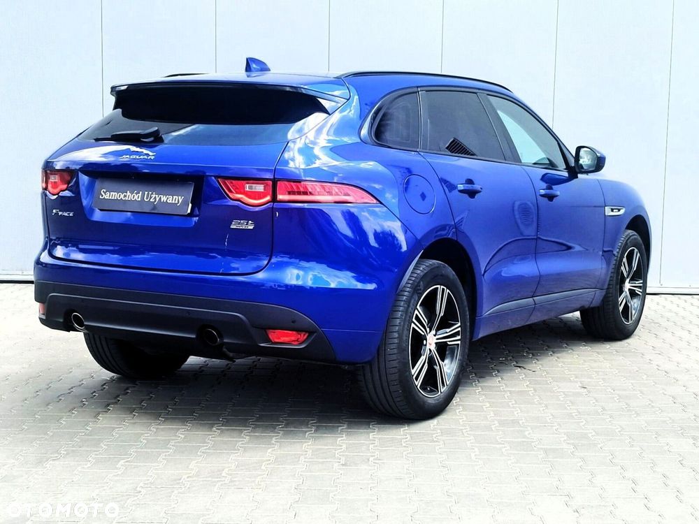 Jaguar F-Pace - 9