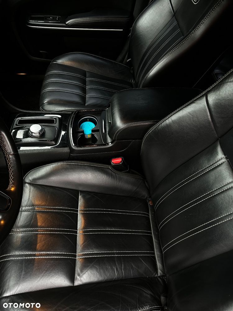 Chrysler 300s - 24