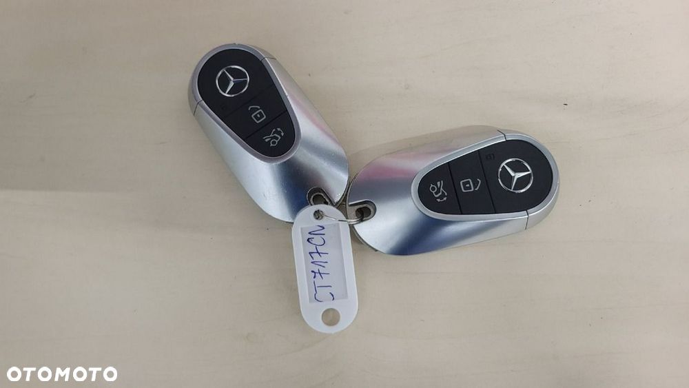 Mercedes-Benz GLC - 32