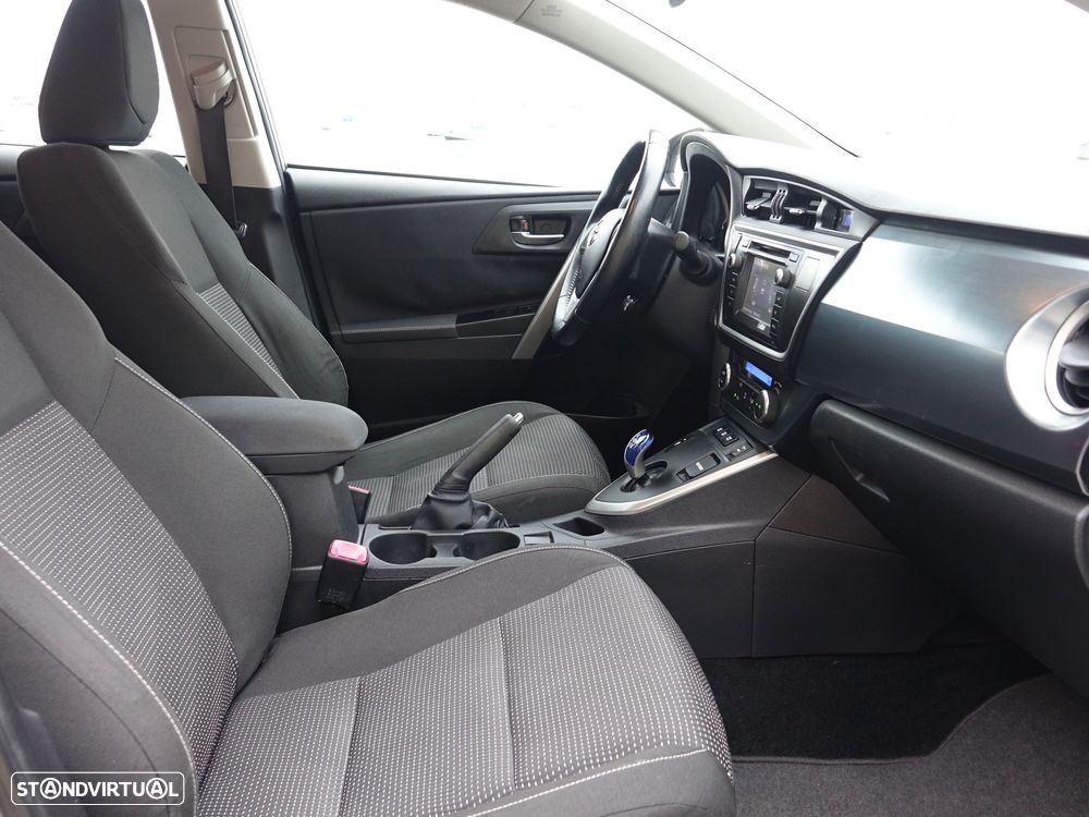 Toyota Auris 1.8 HSD Active - 17