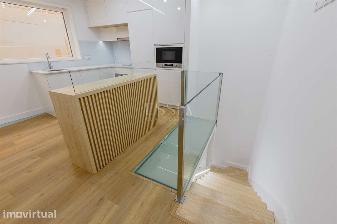 Apartamento T0 Duplex Pronto a Escriturar no Centro do Porto - Grande imagem: 3/11