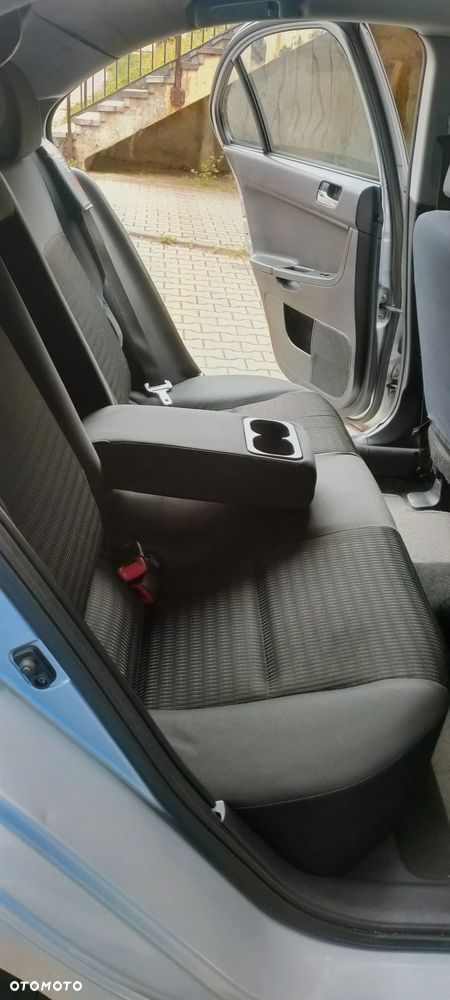 Mitsubishi Lancer 1.6 Invite - 11