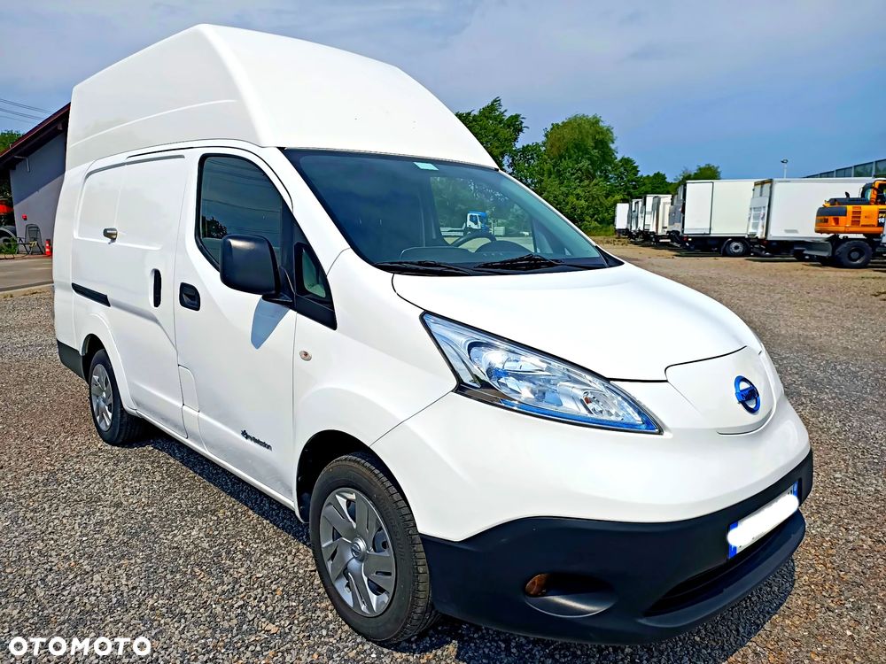 Nissan ENV 200 Maxi - 3