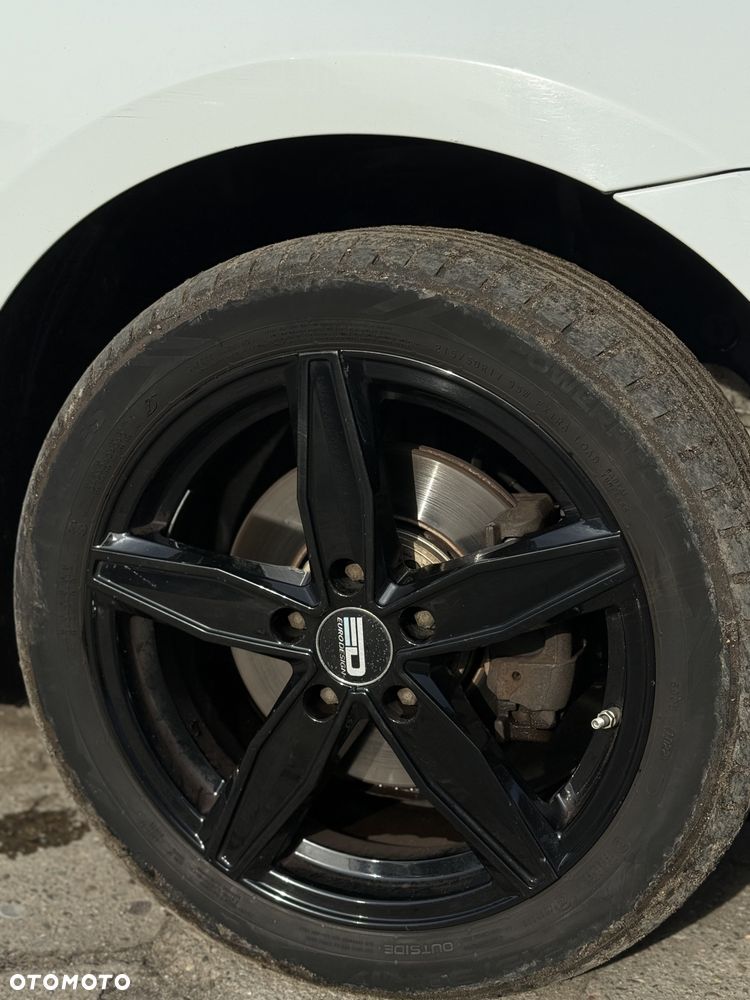 Renault Laguna 2010 photo 4
