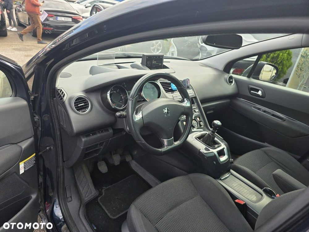 Peugeot 5008 HDI FAP 115 Family - 8