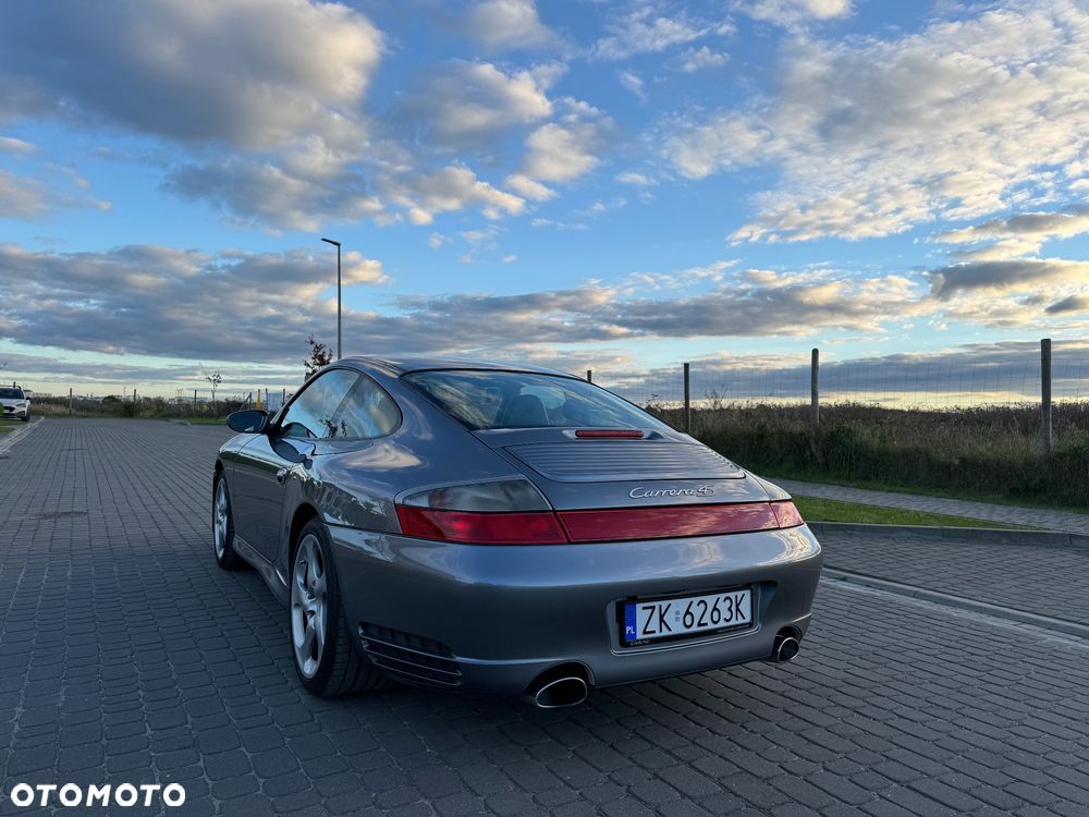 Porsche 911 Carrera 4S - 6