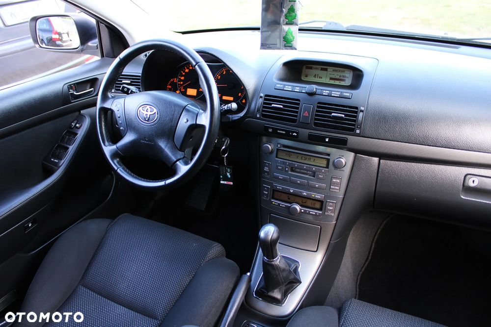 Toyota Avensis - 19