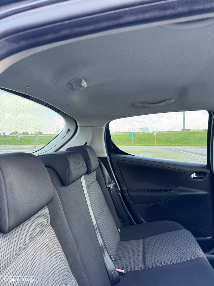 Peugeot 207 1.4 16V Active - 30