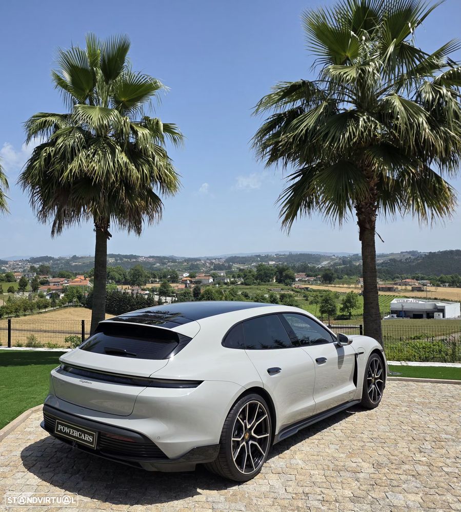 Porsche Taycan Sport Turismo - 18