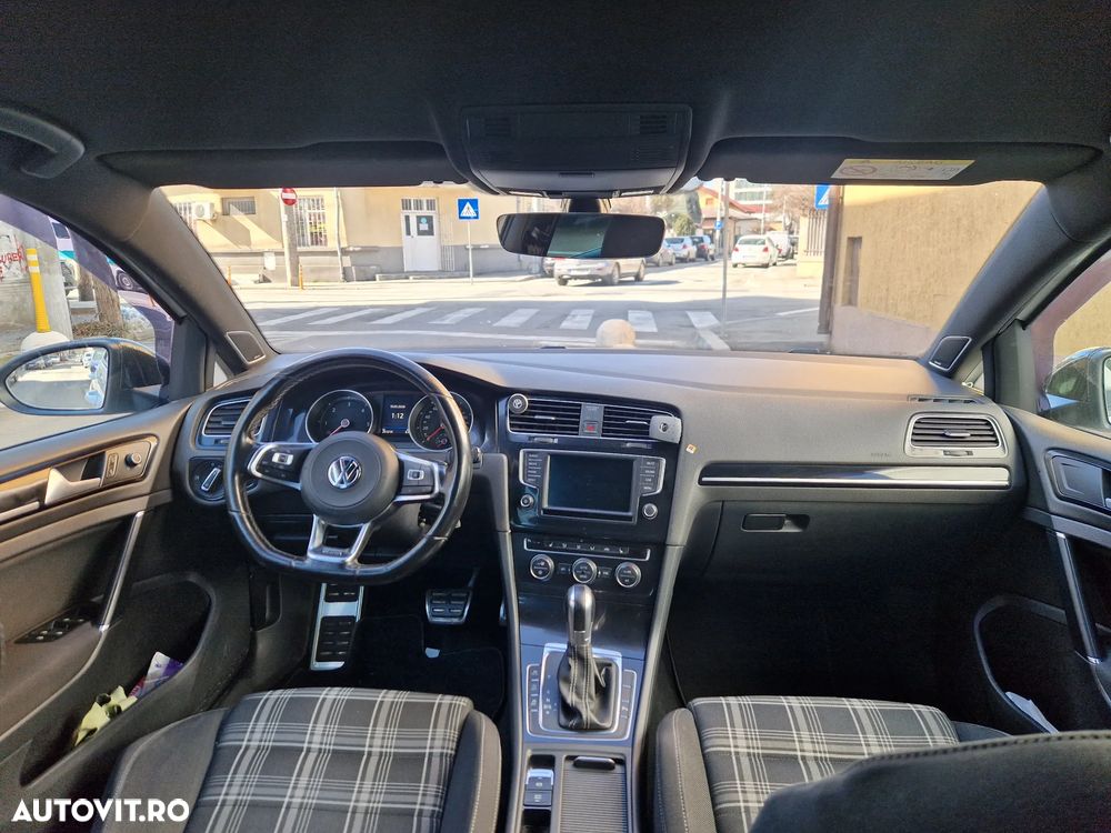 Volkswagen Touran - 5