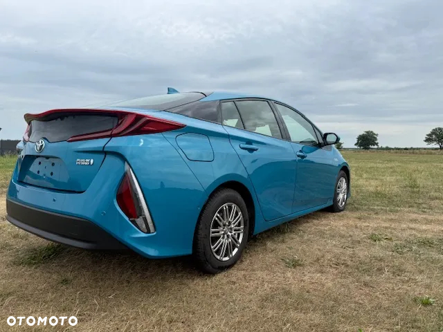 Toyota Prius Plug-in 1.8 Hybrid Executive - 3