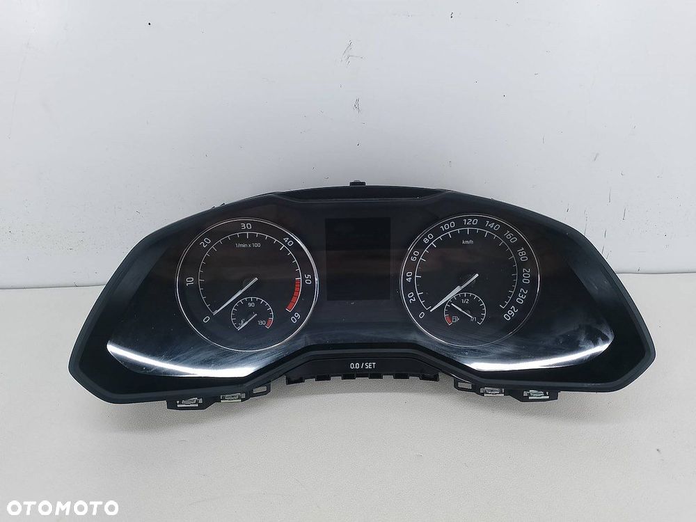 LICZNIK SKODA SUPERB III 3V0920741B VD1-04825.05.1873963563 2.0 TDI - 1