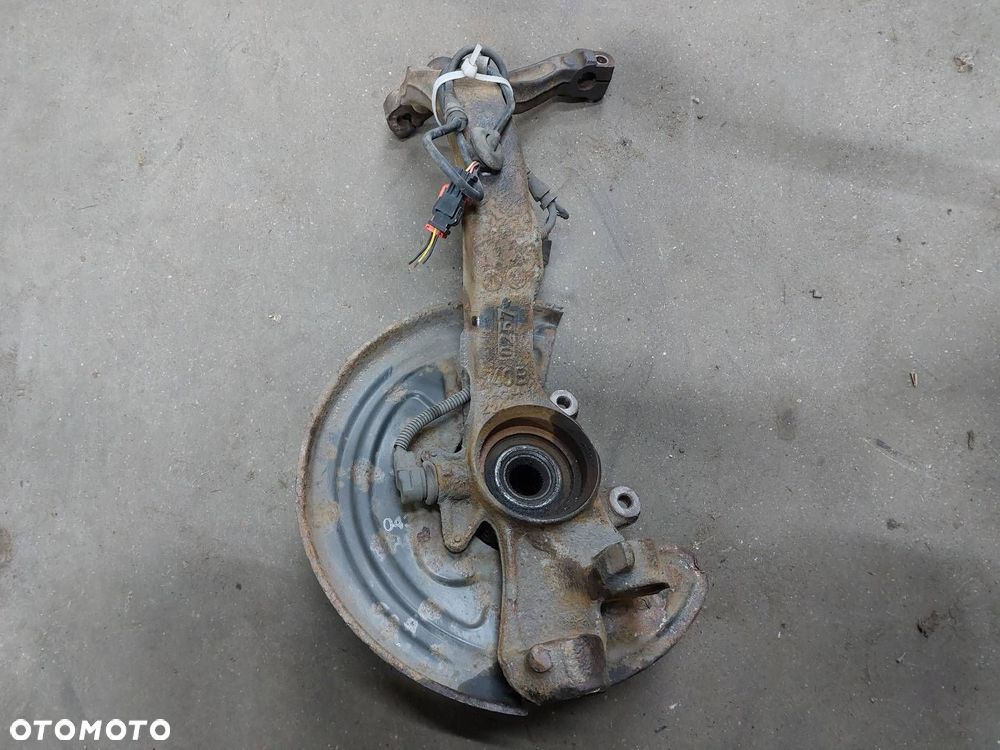 PIASTA ZWROTNICA PRAWY PRZÓD VOLKSWAGEN PASSAT B5 FL 1.9 TDI 8D0407258AQ - 2