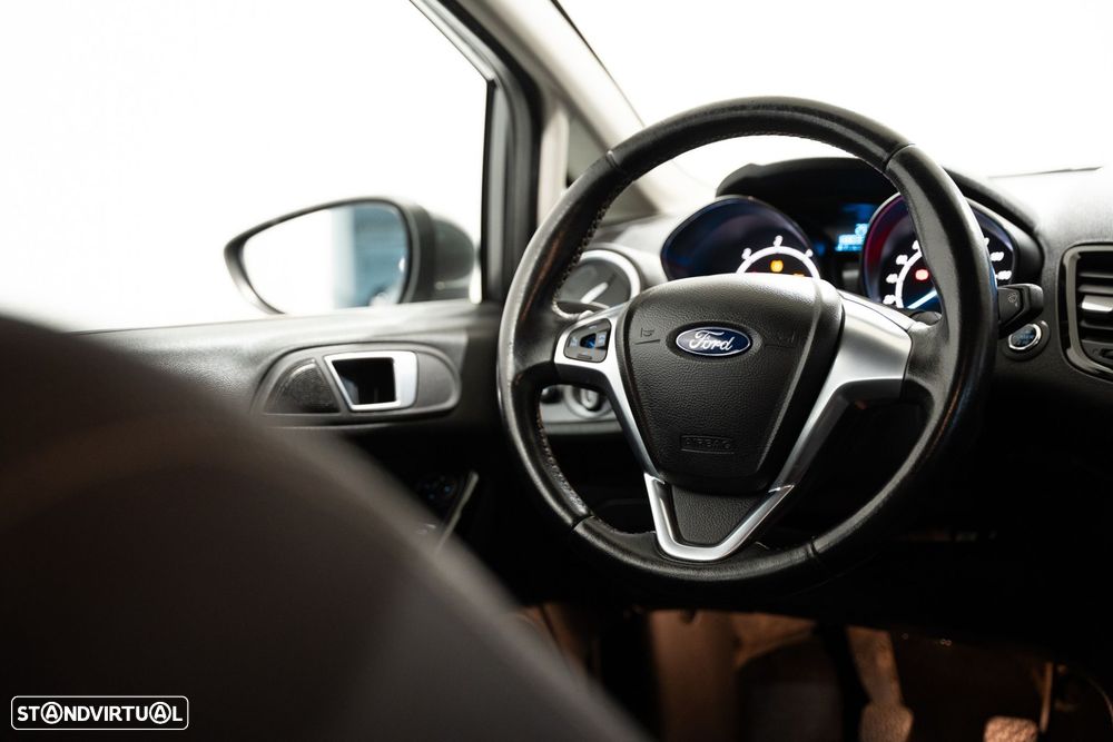 Ford Fiesta 1.5 TDCi Titanium - 19