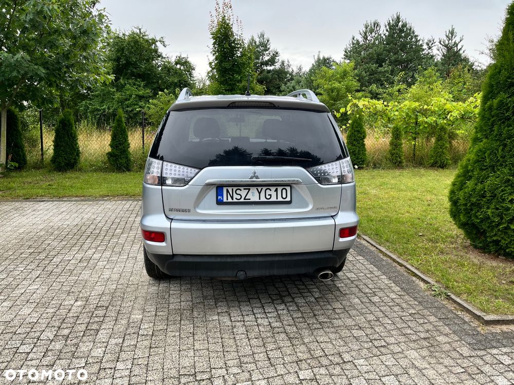 Mitsubishi Outlander 2.0 2WD - 4