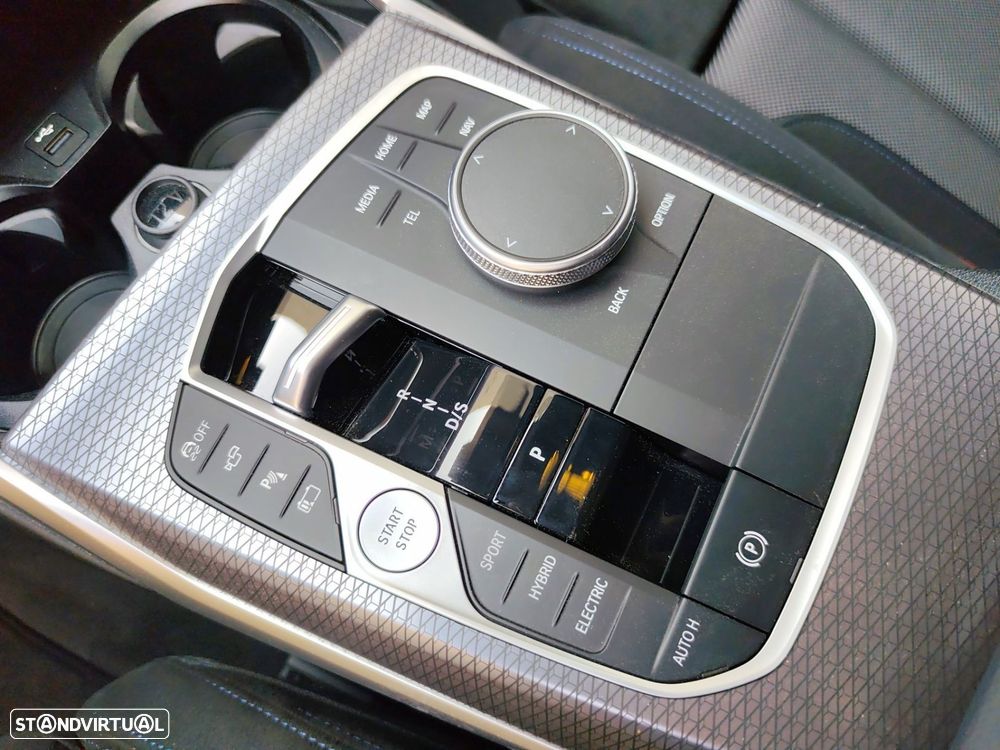 BMW 330 e Pack Desportivo M Pro Auto - 17