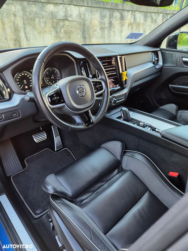 Volvo XC 60 B4 MHEV AT8 AWD R-Design - 15