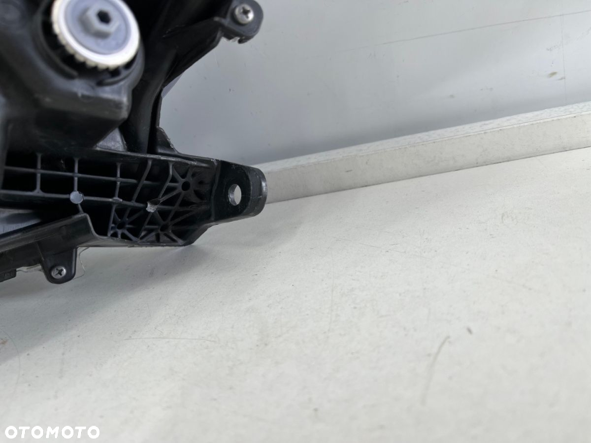 Lampa reflektor Toyota Yaris IV 4 19r.-> prawa przednia oryginał - 13