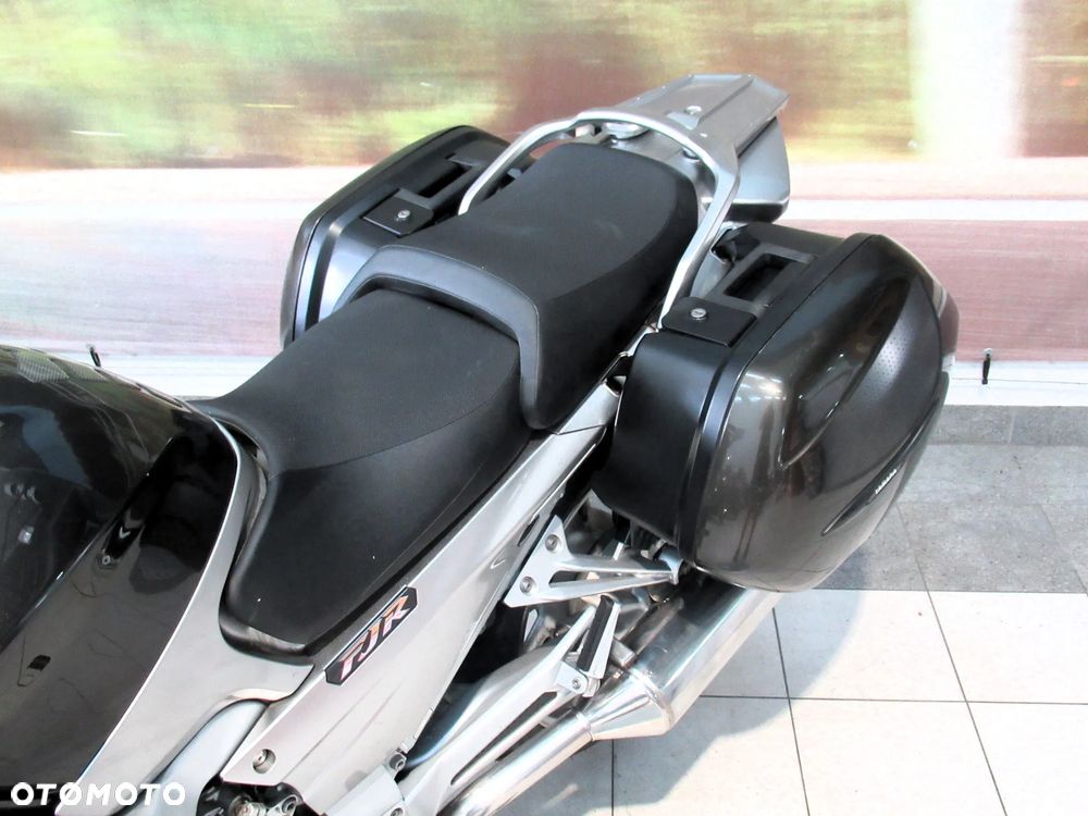 Yamaha FJR - 25