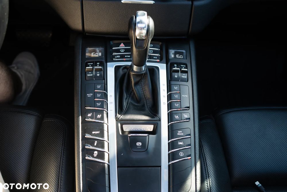 Porsche Macan - 12
