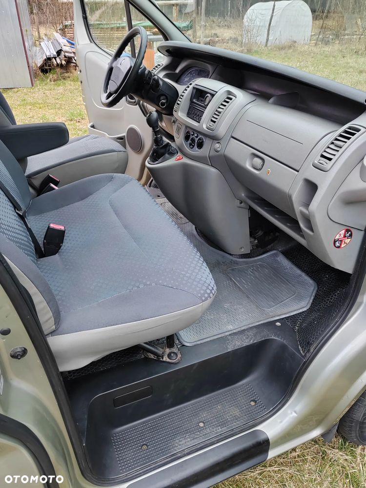 Renault Trafic Passenger L1H1 Expression - 11