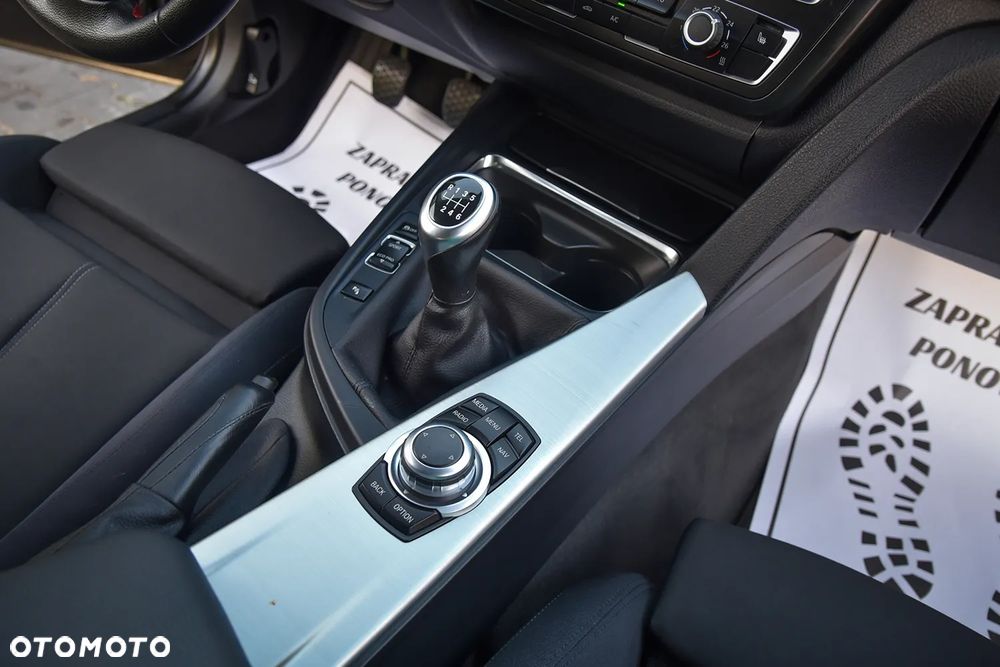 BMW Seria 3 318d Sport Line - 29