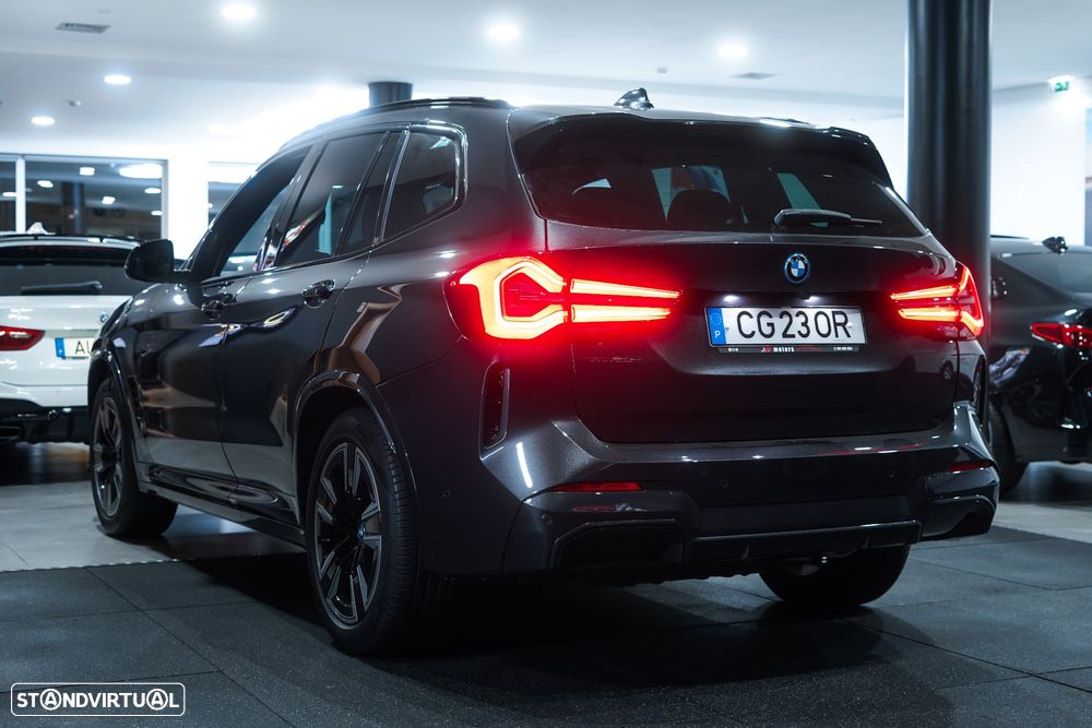 BMW iX3 M Sport Impressive - 12