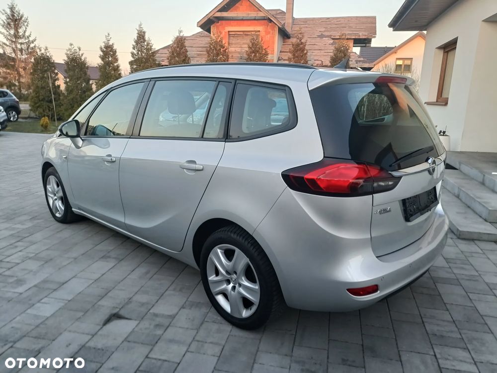 Opel Zafira - 10
