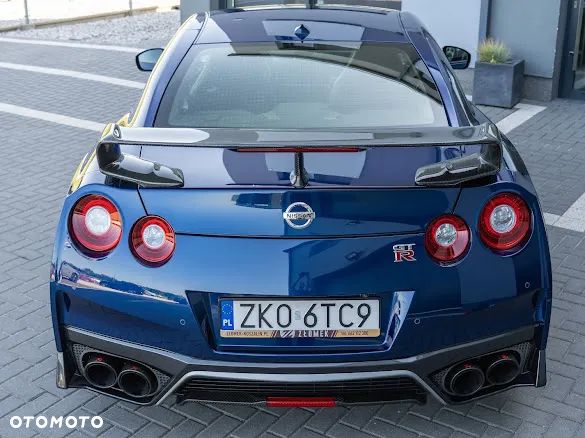 Nissan GT-R Prestige - 6