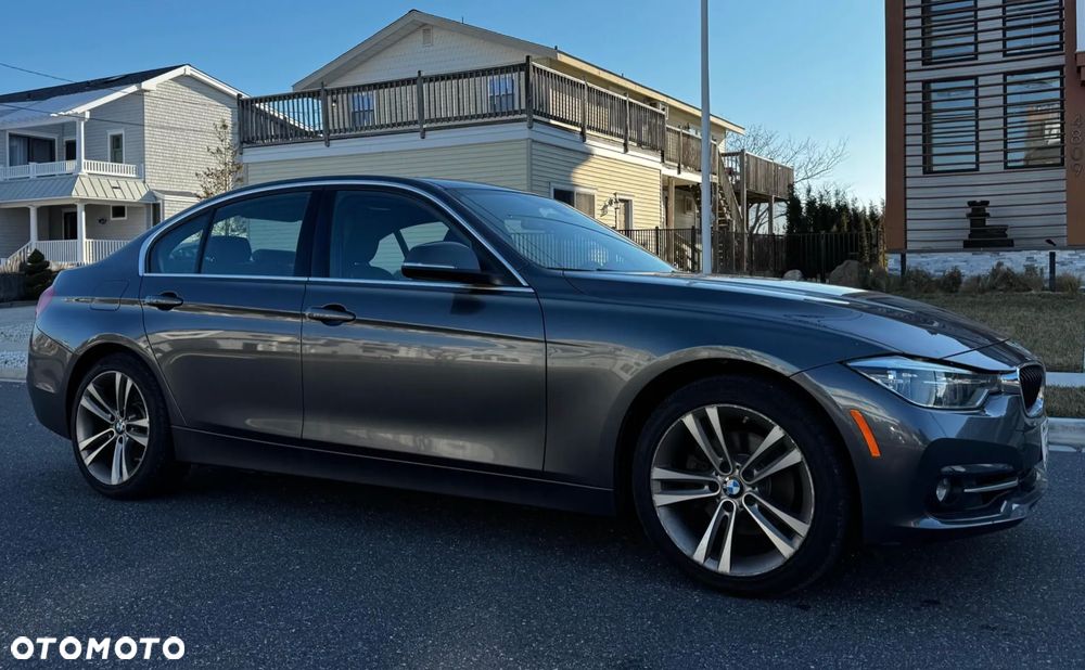 BMW Seria 3 330i xDrive Edition Luxury Line Purity - 1