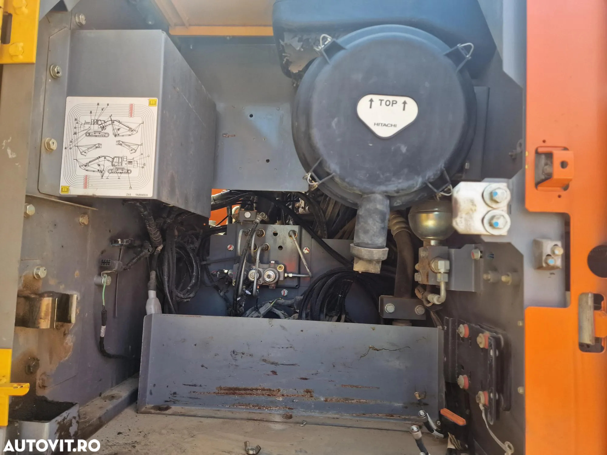 Hitachi ZX250LCN-6, 27,1t, 10.139h, cupa NOUA 1,55mc-76.900 EUR+Tva, gresare automata, Instalatia hdr de picon, inst hidr rotire atasament, lant 80%, camera spate si lateral, pregatire 3D, SUPER INTRETINUT-posibilitate leasing-PROMOTIE 76900 EUR+Tva - 25