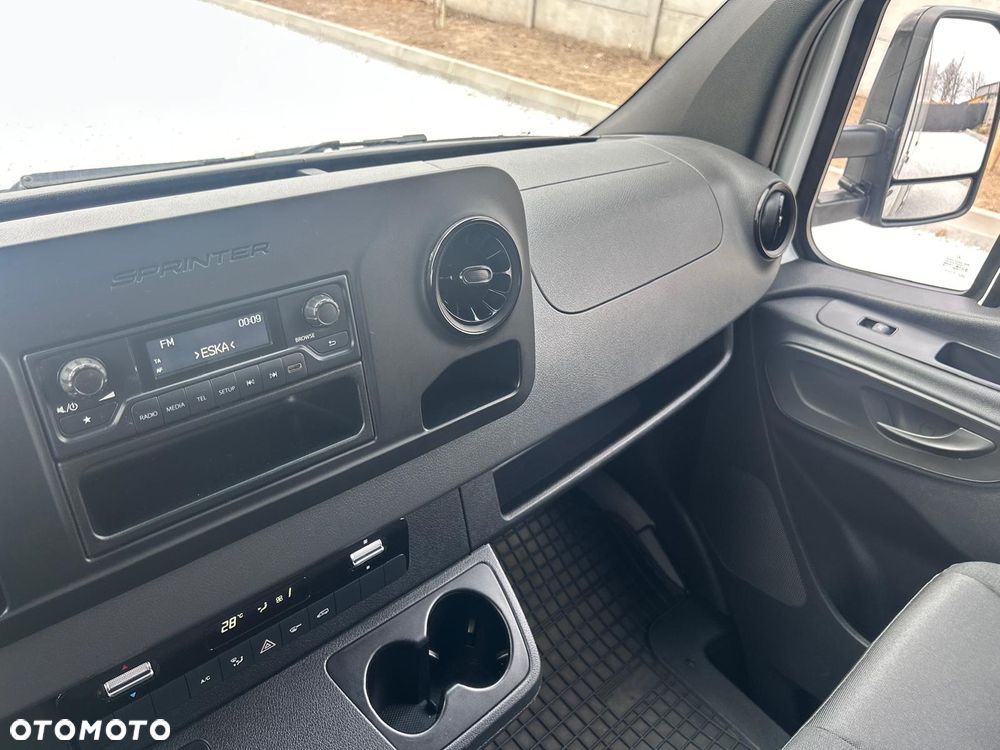 Mercedes-Benz Sprinter - 16