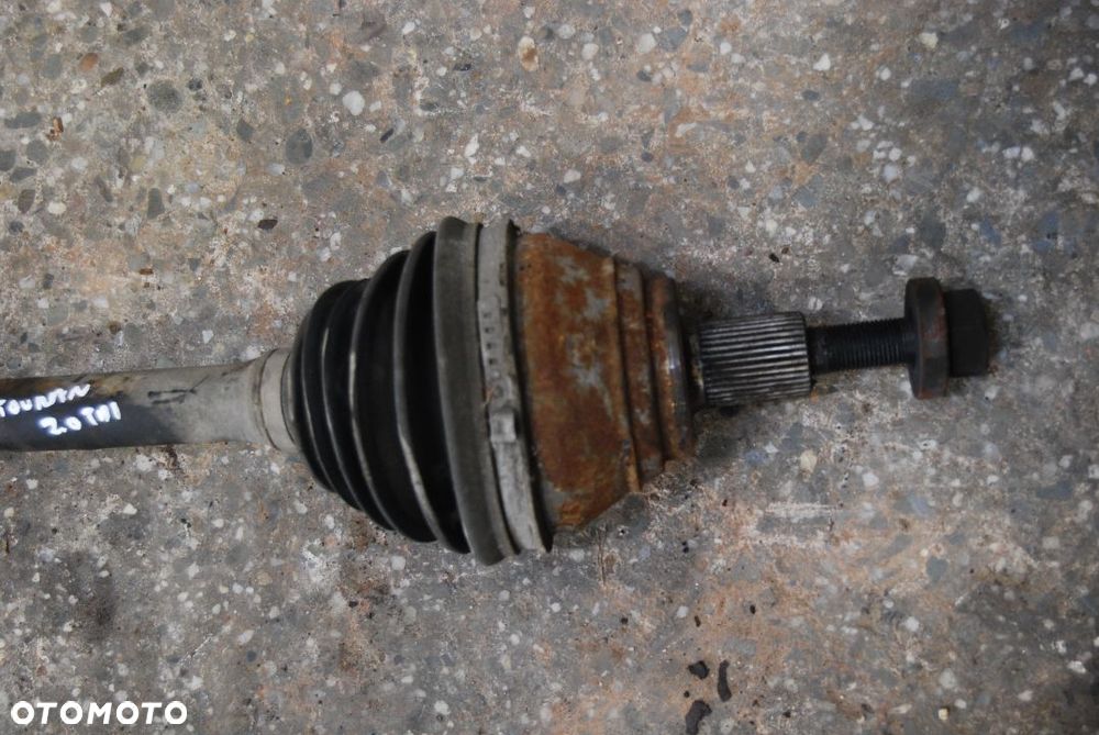 PÓŁOŚ LEWY PRZÓD PRZEDNIA KRÓTKA VW TOURAN I 2.0 TDI CADDY 1.9 TDI SEAT ALTEA AUDI A3 8P - 3