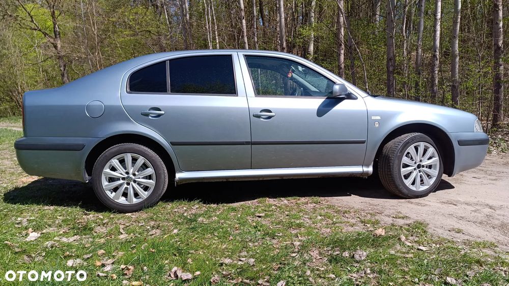 Skoda Octavia 1.6 Ambiente - 6
