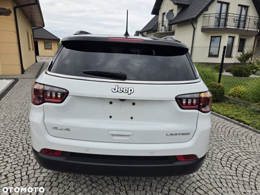 Jeep Compass - 35
