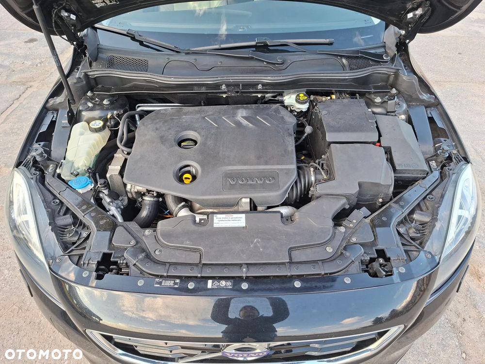 Volvo V40 D2 Momentum - 25