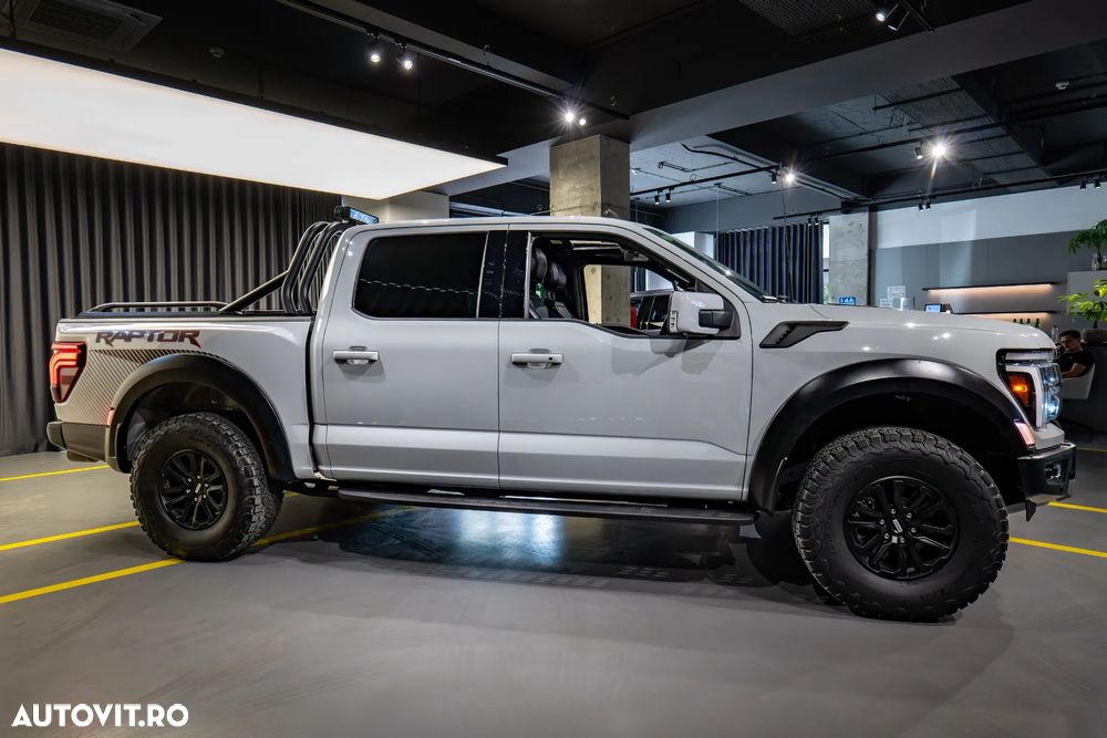 Ford Raptor - 12