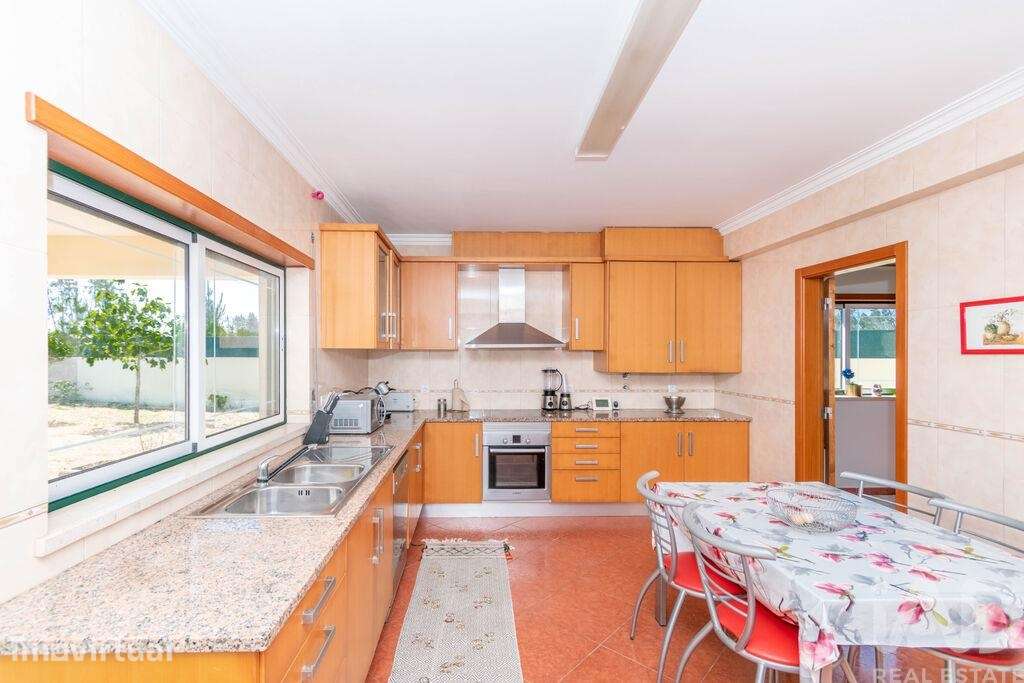 Casa / Villa T4 em Monte Real e Carvide de 208 m2 - Grande imagem: 2/8