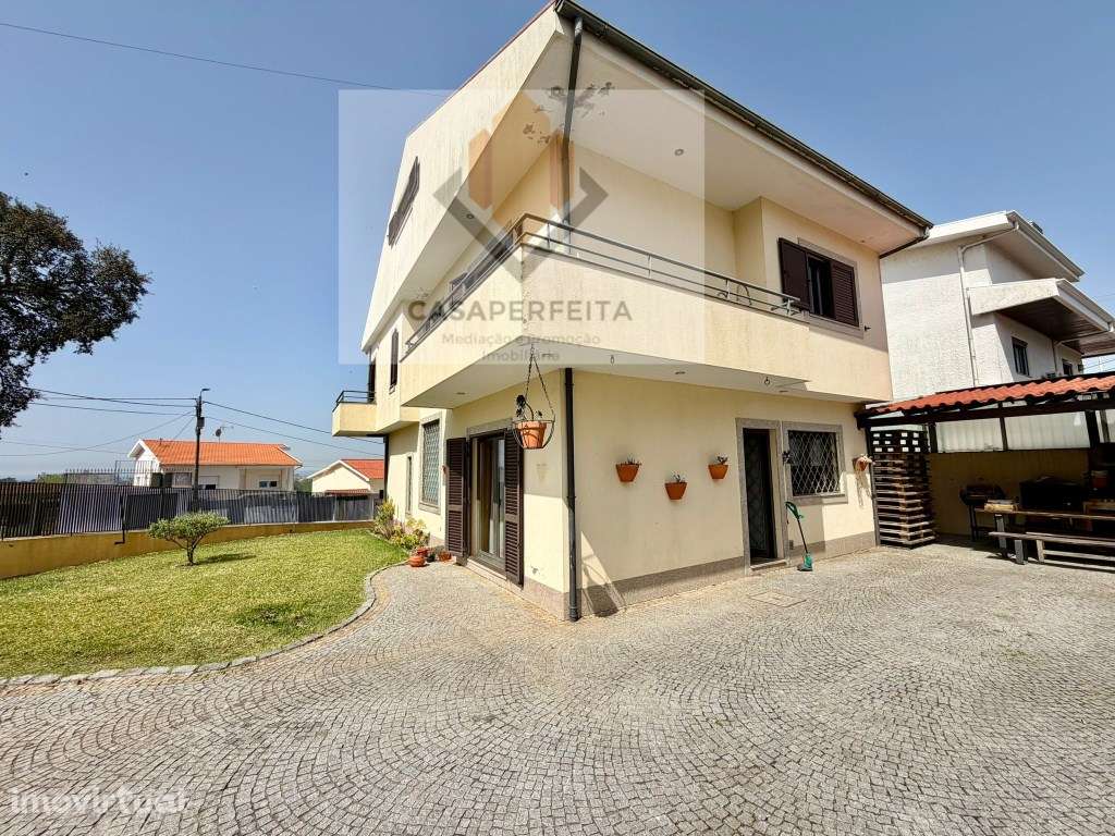 Luminosa Moradia T3+1 de 4 Frentes com Jardim, Escritório e Anexo -... - Grande imagem: 4/34