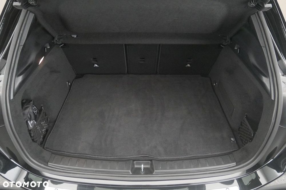Mercedes-Benz GLA - 16