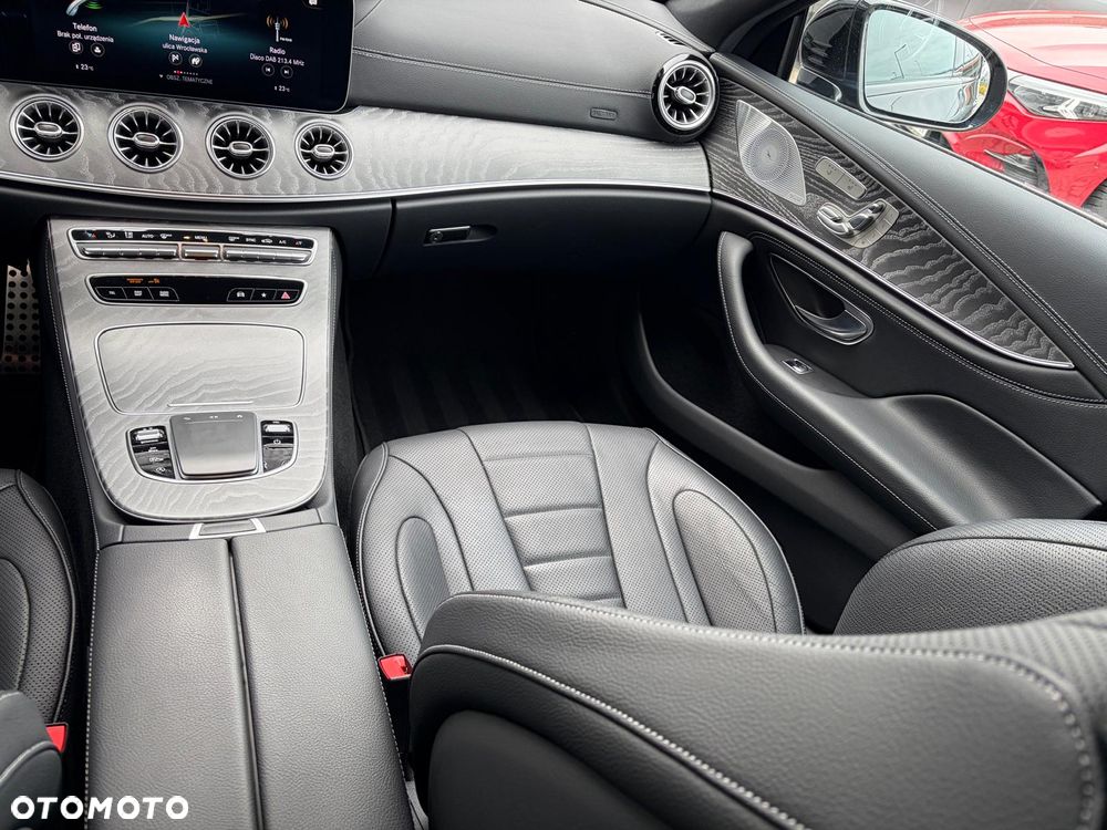 Mercedes-Benz CLS 300 d 4-Matic AMG - 19